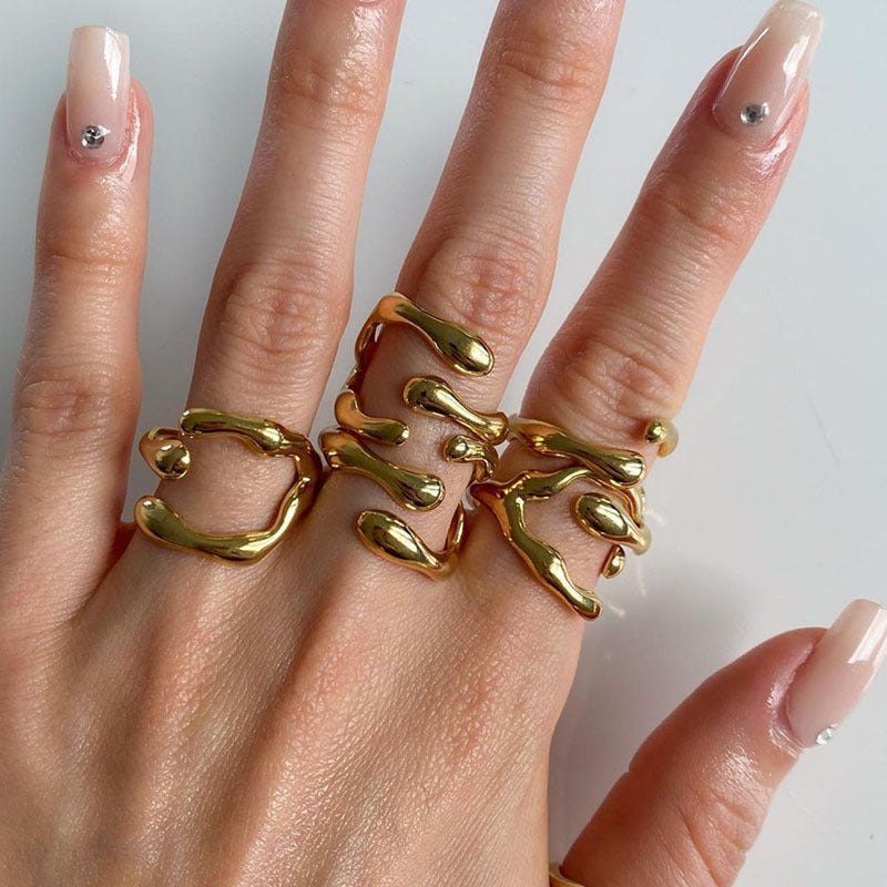 Chunky Ring - Claw, stacked with other rings