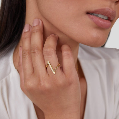 Crystal Ring of Stability, on ring finger, hand on neck