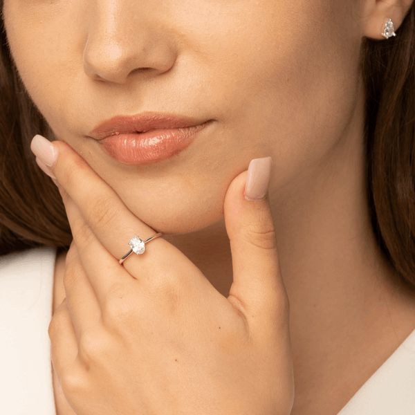 Oval Crystal ring - Cubic Zirconia Gold Ring, closeup